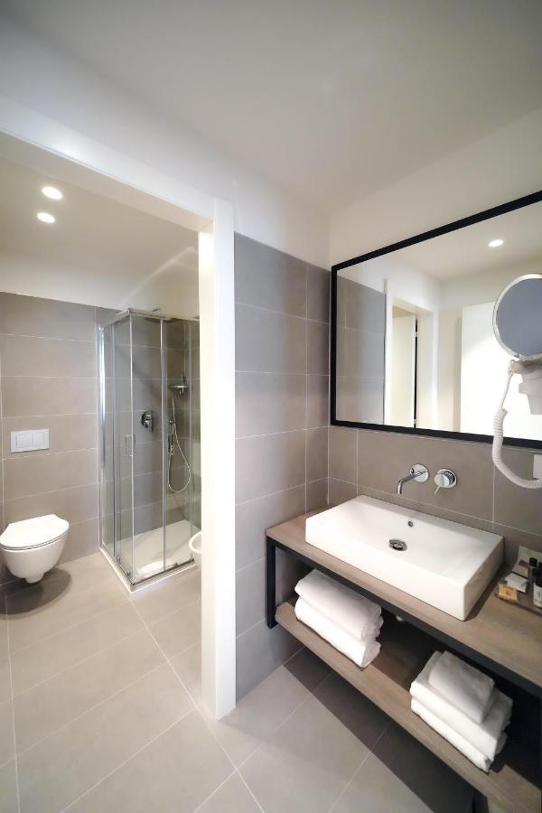Bergamo Inn 15 Ngoại thất bức ảnh Bathroom